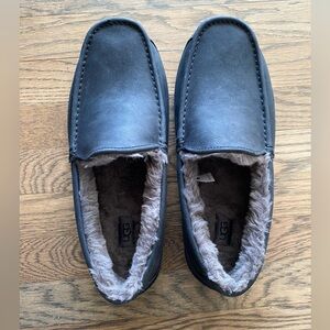 UGG | Men’s black leather slippers with luxurious wool inner sole. Size 13. NWOT